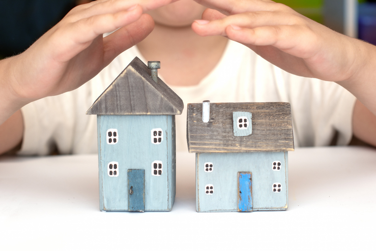 Do you need indemnity insurance when buying a house?