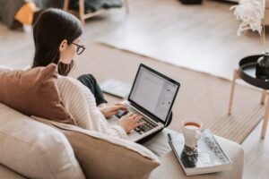 Victim of defamation on social media: how to react?