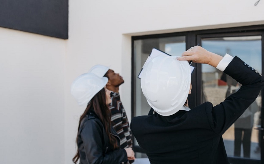 Team engineer building inspectio